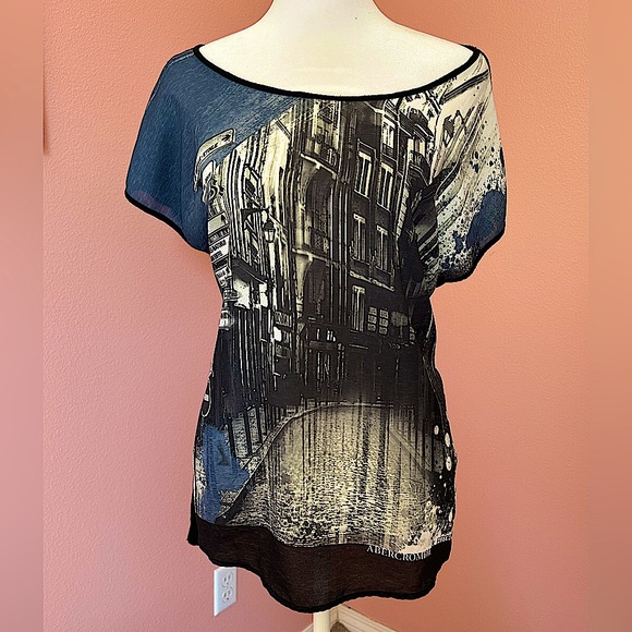 VTG 90’s Y2K slouchy shoulder Paris st. Graphic artistic washed out logo top SM - Picture 1 of 9